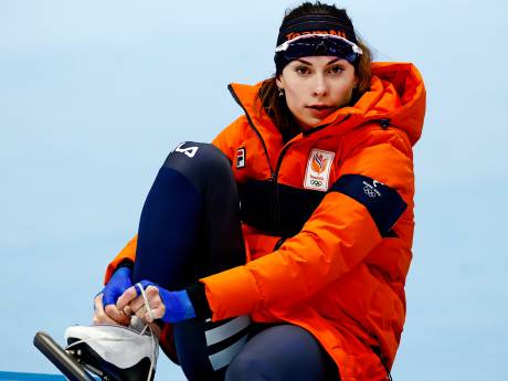 Hoe Femke Kok met tips van Ireen Wüst en Kjeld Nuis toeleeft naar haar 500 meter: ‘Ze zijn de hele dag chill’