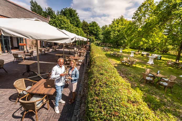 coronaproof-uit-eten-of-terrasje-pikken-de-leemer-hoef-in-waalre-laat