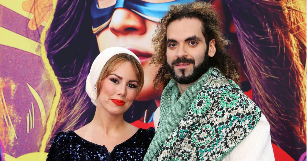 nella foto.  Adel Al-Arabi posa per la prima volta con sua moglie alla premiere del film The Lady.  meraviglia |  BV