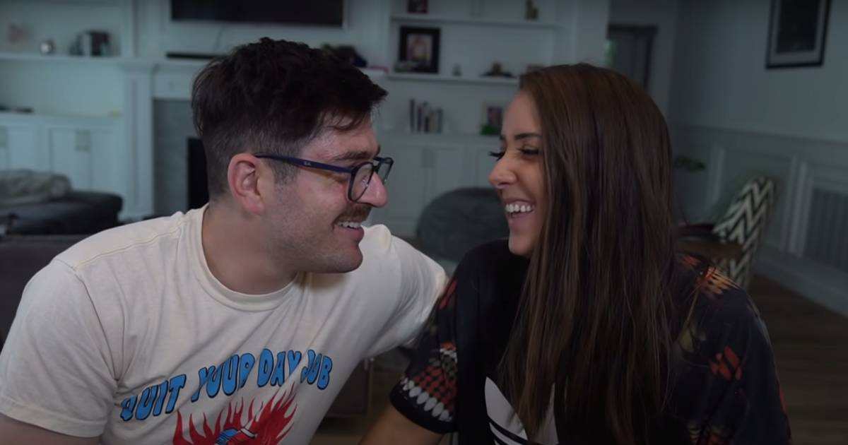 La famosa star di YouTube scomparsa da Internet appare nelle foto del matrimonio, i fan stanno impazzendo |  Famoso