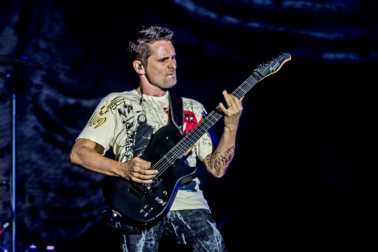 Odense, Denmark. 25th, June 2022. The English rock band Muse performs a live concert during the Danish music festival Tinderbox 2022 in Odense. Here singer, songwriter and musician Matthew Bellamy is seen live on stage., Credit:Lasse Lagoni / Avalon Beeld Lasse Lagoni / Avalon
