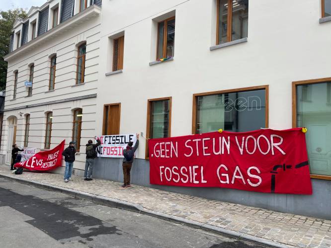 Dag na klimaatmars bezetten activisten hoofdkantoor Groen en Ecolo: “Schrap onmiddellijk subsidies voor gascentrales”