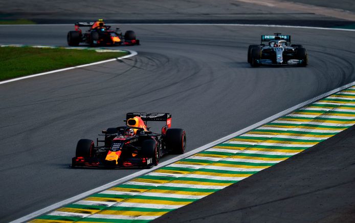 Red Bull's Dutch driver Max Verstappen powers his car followed by Mercedes' British driver Lewis Hamilton during the F1 Brazil Grand Prix, at the Interlagos racetrack in Sao Paulo, Brazil on November 17, 2019. (Photo by Douglas Magno / AFP)
