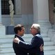 Griekenland krijgt nieuwe lening en schouderklopjes van Juncker