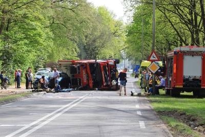 Brandweerwagen botst frontaal op auto bij uitruk naar bosbrand Baarn