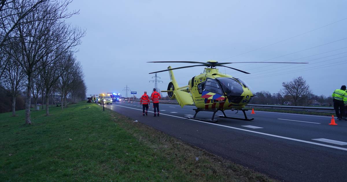 A32 afgesloten bij Meppel na ongeval met meerdere autos.
