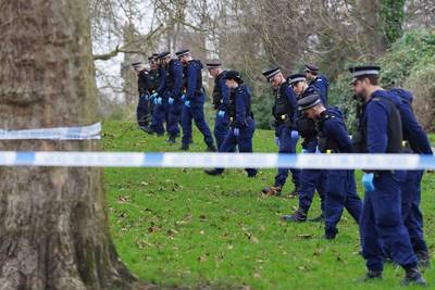 Tiener (16) doodgestoken in omgeving van drukbezocht park in Londen