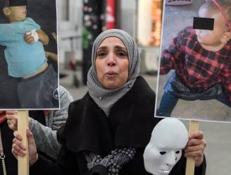 Moeders van IS-strijders demonstreren in Brussel: "Breng onze kleinkinderen terug, zij hebben niets misdaan"