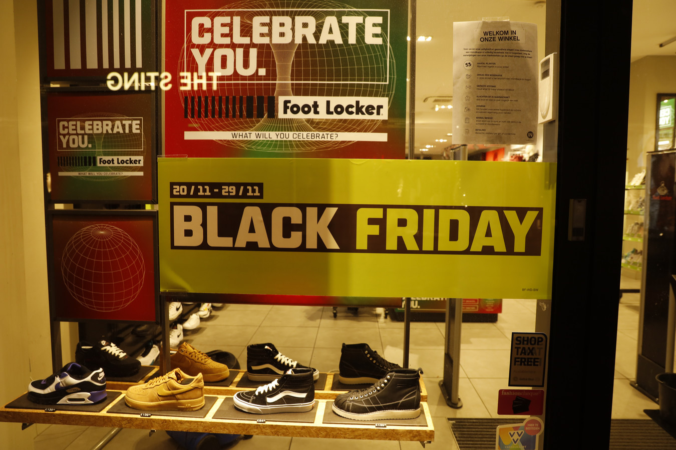 Zo weet je zeker of een Black Fridaydeal écht goedkoper is Foto AD.nl