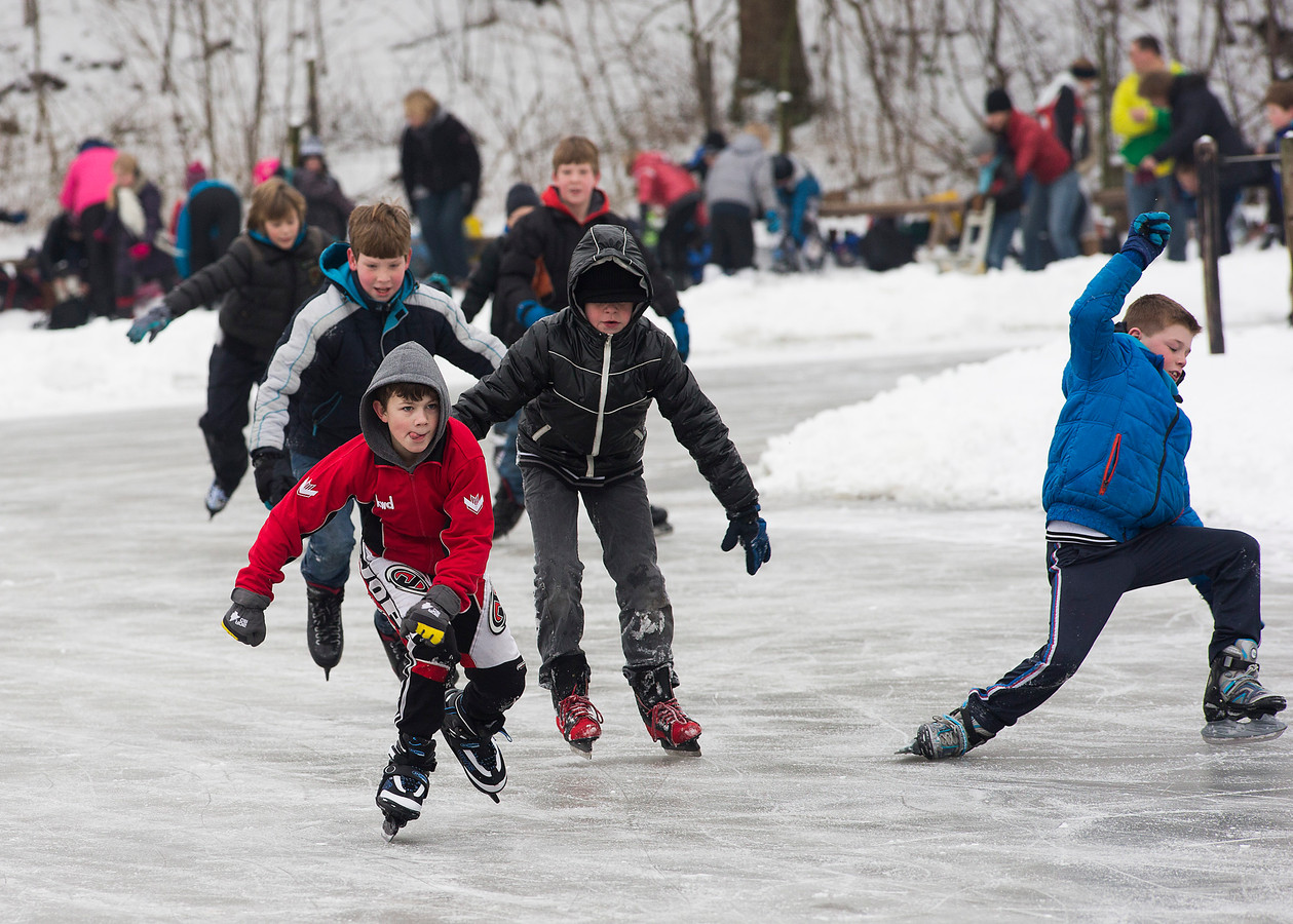 Nieuwe schaatsbaan op sportpark Zuid in Aalten Foto gelderlander.nl