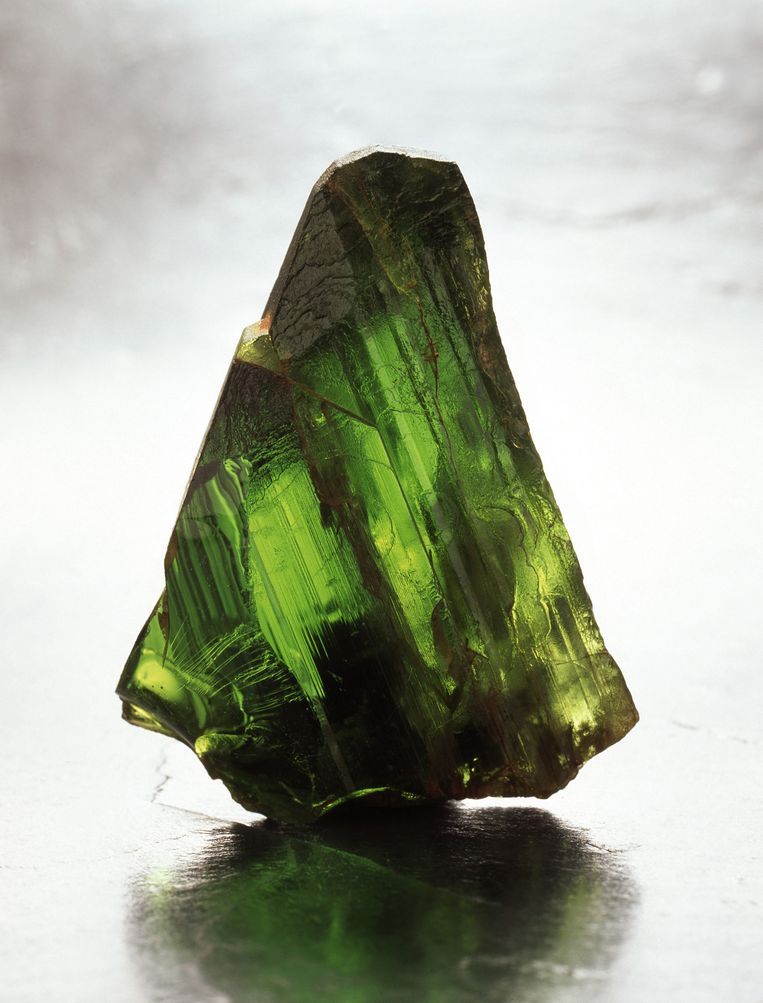 Een van de meer toonbare varianten van het veel voorkomende mineraal olivijn: peridotiet. Beeld  