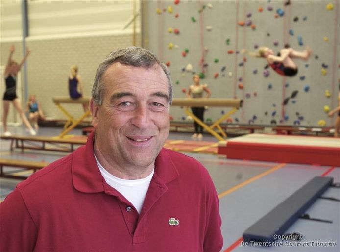 Pieter Oosthoek, voorzitter van de jubilerende gymnastiekvereniging VeK. foto Frank Uijlenbroek