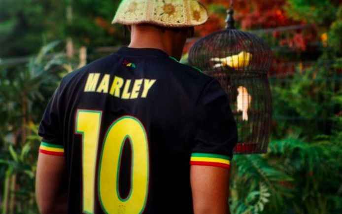 Grace tennis Vrijstelling Lancering Bob Marley-shirt Ajax leidt tot problemen webshop | Time-out |  hln.be