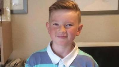 Vermiste Britse jongen na zes jaar gevonden in Frankrijk: “Dagenlang de Pyreneeën over getrokken na ontvluchten commune”