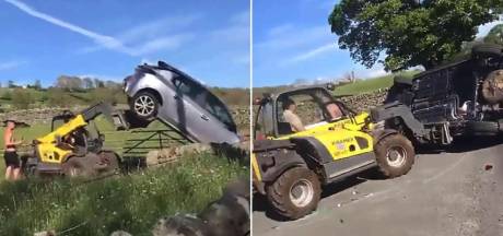 Boer maakt korte metten met foutparkeerder: auto én automobilist omver gegooid