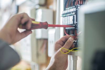 Ruim 1100 huishoudens in Klundert zaten zonder elektriciteit, storing opgelost; derde grote stroomst