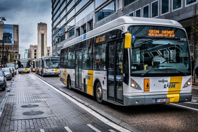 logo Legacy AIDS Voor 1 euro per dag onbeperkt reizen: Vlaams minister Lydia Peeters (Open  Vld) gaat voor bijna gratis bussen deze winter