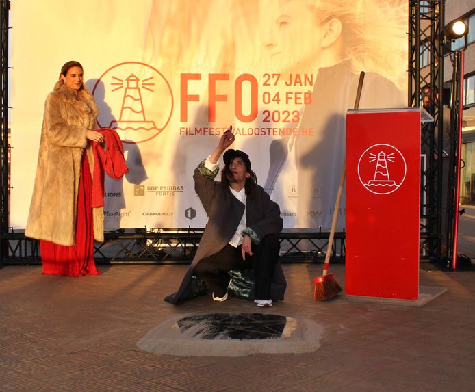Lubna Azabal dacht aan haar overleden vader bij de onthulling van haar ster op Filmfestival Oostende.