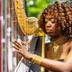 Tracks van de week: Een jazzharp, Rotterdamse post-punk en al weer een mooi liedje van Everything but the Girl