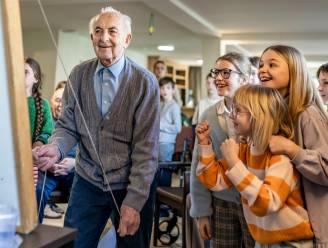 Bewoners Kasteelhof gestart aan erfgoedmaand: volksspelen en muziek op het programma