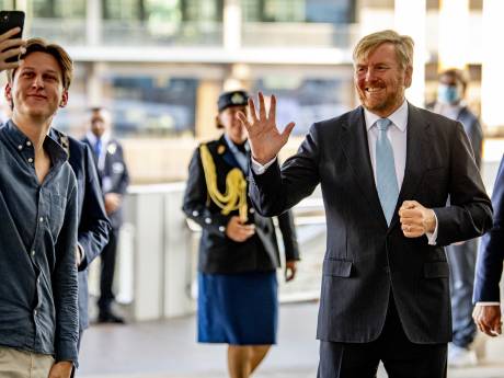 Politiek verslaggever volgt Oranjes al 25 jaar: ‘Koning maakt eigen regels, daar zijn Nederlanders niet van gediend’