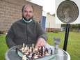 Andy (36) wint zeldzame Romeinse munt tijdens online schaaktornooi