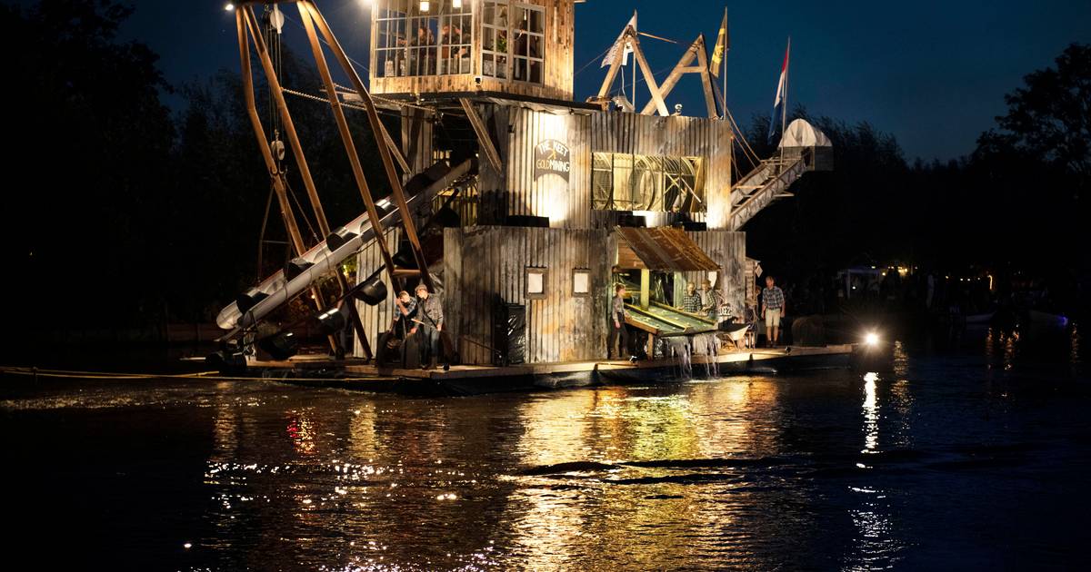 Gondelvaart: een mix van carnaval, kermis en een flinke scheut Efteling - BN DeStem