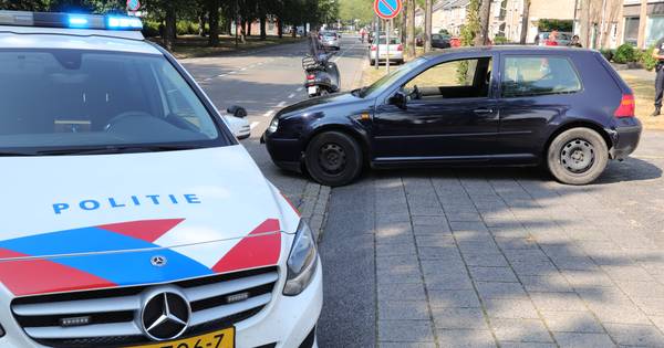 Botsing tussen auto en scooter in Waalwijk.