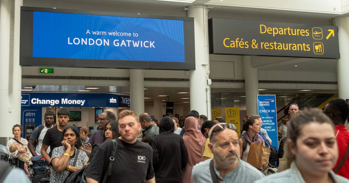 Flights at Gatwick Limited to 800 per Day Until Sunday to Prevent Cancellations and Delays: Apology by CEO Stewart Wingate
