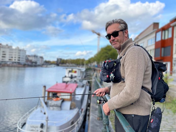 Steven Blonk (58) uit Bodegraven, een dorpje vlakbij Gouda, werd derde op het Nederlands Kampioenschap Street Fishing. In Gent kon hij geen prijs in de wacht slepen.