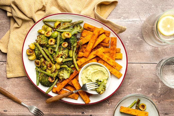 Polentafriet met gegrilde groenten en guacamole.