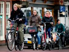 Geen handhaving bij naast elkaar rijdende fietsers