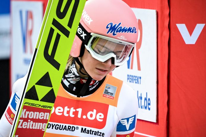 Skispringster Sara Marita Kramer, geboren in Nederland, testte positief op corona.