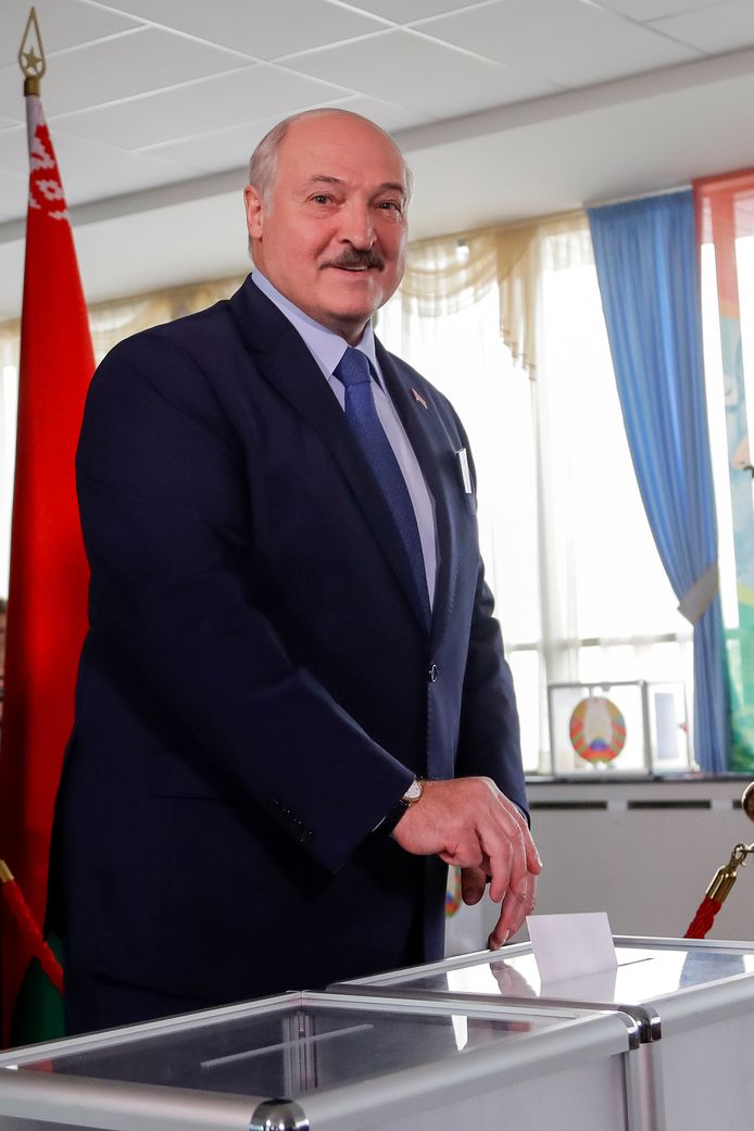 Kiescommissie Wit-Rusland: president wint met 80 procent ...