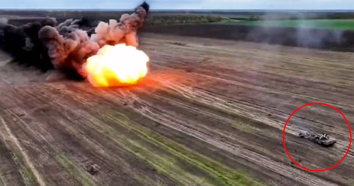 Il filmato mostra l’UR-77 che smantella il campo minato “Meteorite” a Kherson |  All’estero