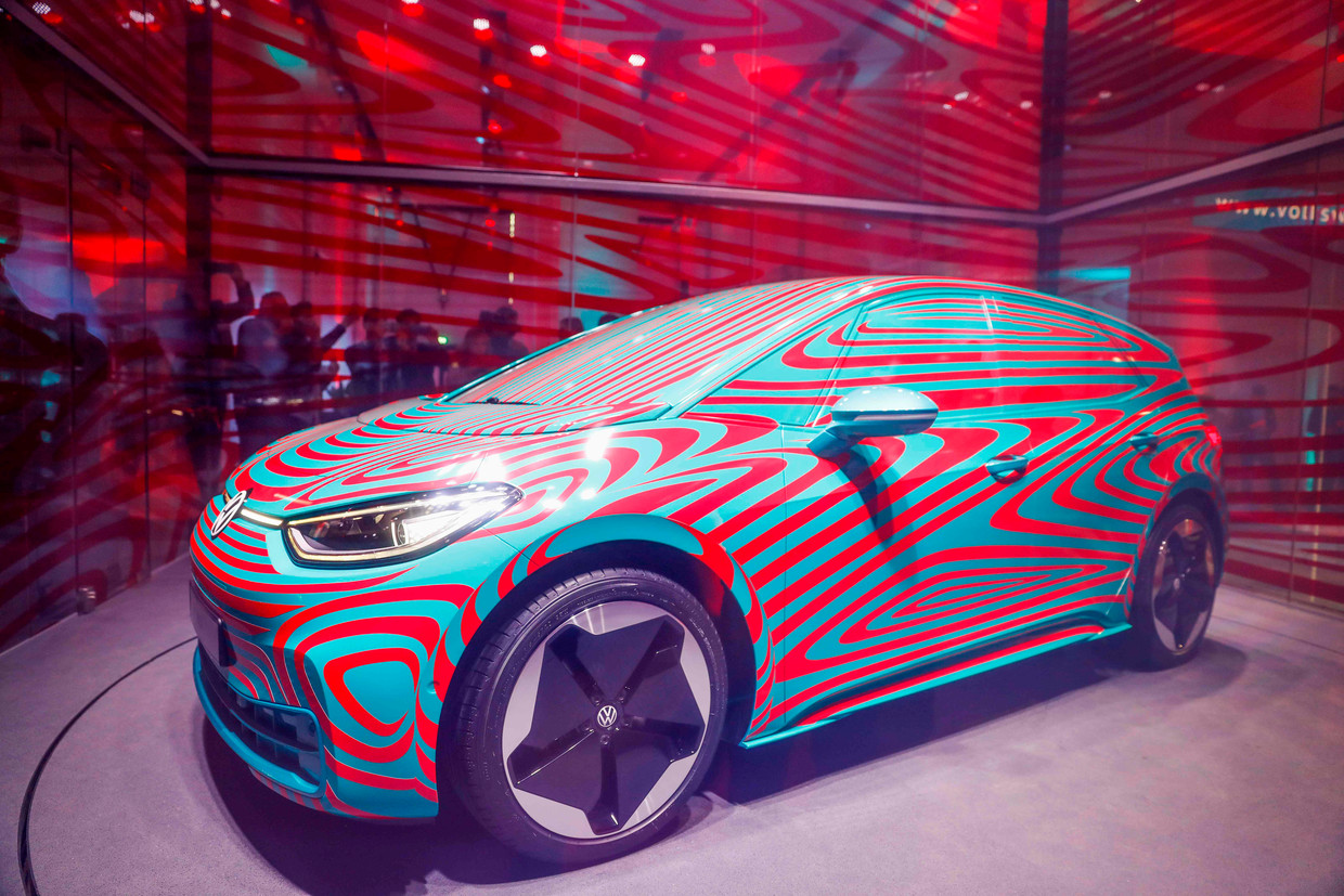 De volledig elektrische Volkswagen ID 3 moet het merk van zijn roetige imago afhelpen. Beeld AFP