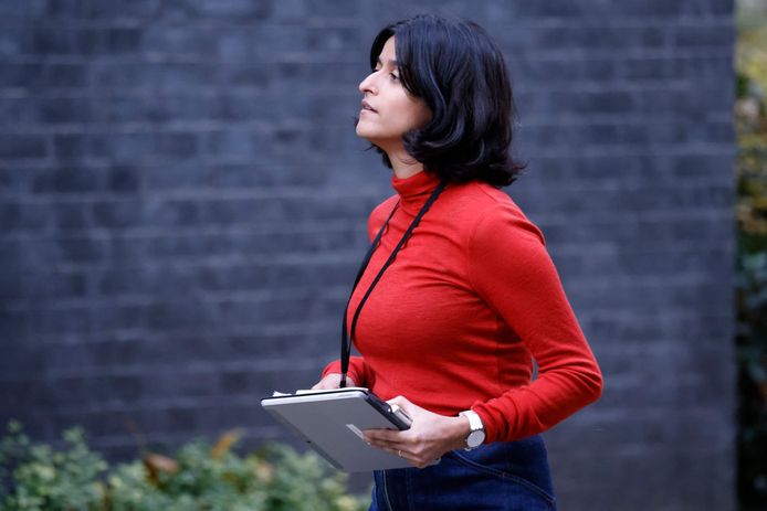 Munira Mirza, een naaste medewerkster van de Britse premier Boris Johnson, heeft haar ontslag gegeven.