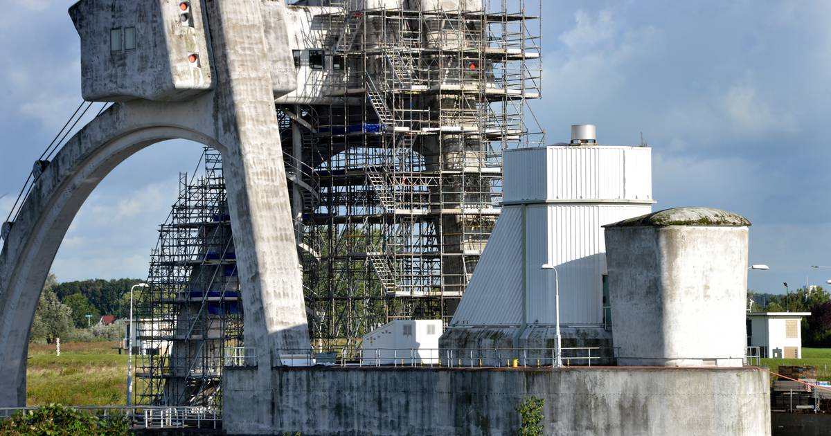 Schilderwerk van stuw Hagestein ligt stil vanwege tragisch ongeval