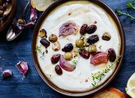 Deze simpele whipped feta dip is een hit op íeder feestje 