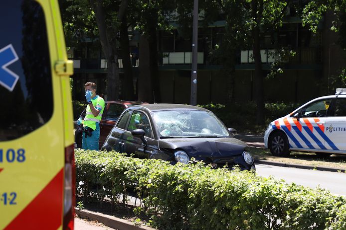 Drie auto's op Rompertsebaan op elkaar gebotst in Den Bosch.