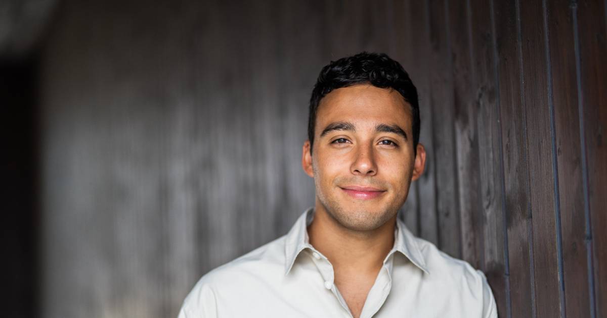 Samir (27) vond musicals als jongetje ‘altijd een beetje apart’, nu ...