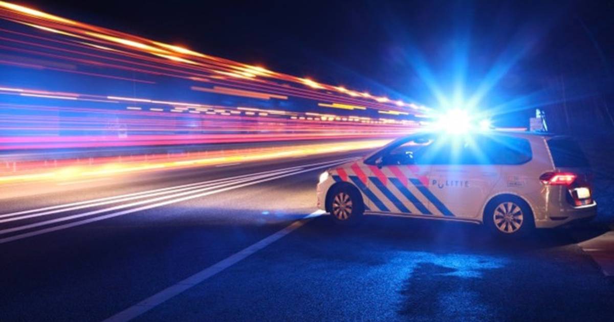 Zeven auto’s betrokken bij aanrijding op A2: één gewonde, snelweg tijdelijk dicht.