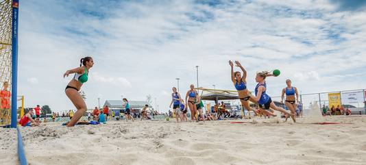 Het Camelot Beachtournament in 2015, gehouden op sportpark de Contreie in Oosterhout.