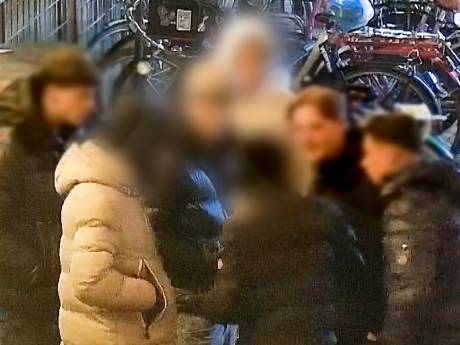 Avondje stappen eindigt met gewelddadige straatroof, verdachten op de vlucht met buit van 15 euro