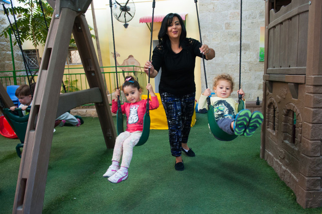 Joodse en Palestijnse kinderen spelen samen in de kleuterschool. Beeld Anne Paul Roukema / ChristenUnie