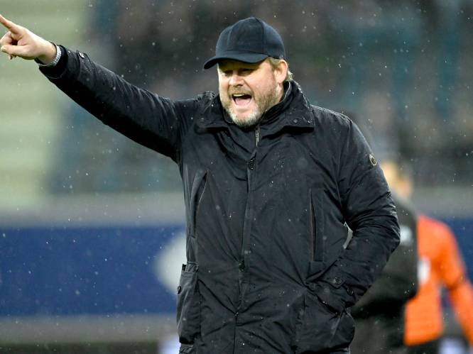 Hein Vanhaezebrouck hekelt na betwistbare rode kaart voor Cercle ontbreken van VAR: “Het kost wellicht te veel geld” 