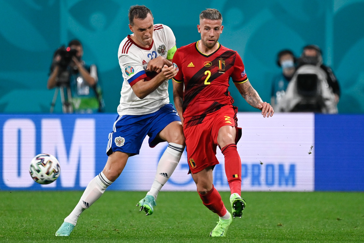 Artem Dzyuba en Toby Alderweireld. De Rode Duivels speelden afgelopen zomer nog tegen gastland Rusland op het Europees Kampioenschap. Beeld BELGA