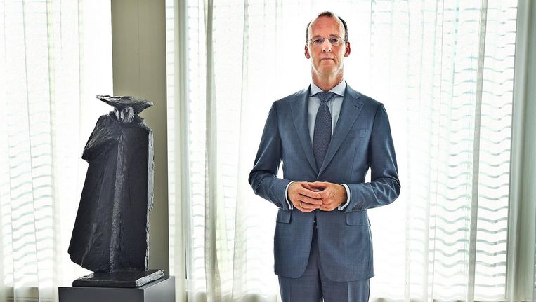 Klaas Knot, president De Nederlandsche Bank: 1,91 meter degelijkheid. Beeld Guus Dubbelman