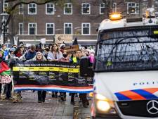 Organisaties houden solidariteitsmars in Den Haag voor KOZP-activisten die in Staphorst werden belaagd