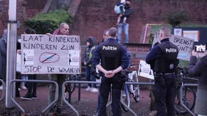 De politie kwam tussenbeide aan deze basisschool in Kortrijk.